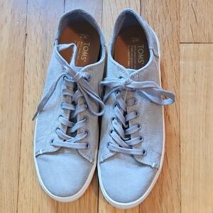 TOMS Light Gray Lace-Up Sneakers